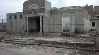 Broken down community toilet in New Delhi