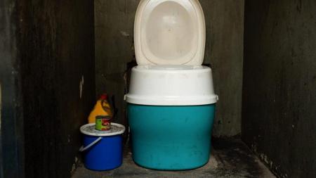 Container-based toilet